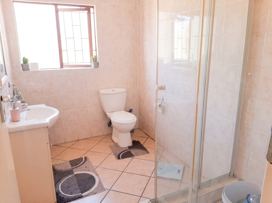 2 Bedroom Property for Sale in Halfway Gardens Gauteng