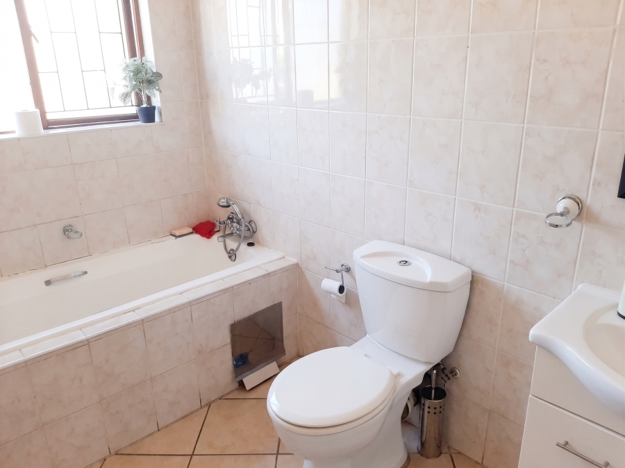 2 Bedroom Property for Sale in Halfway Gardens Gauteng