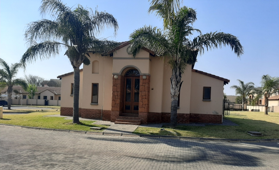 2 Bedroom Property for Sale in Halfway Gardens Gauteng