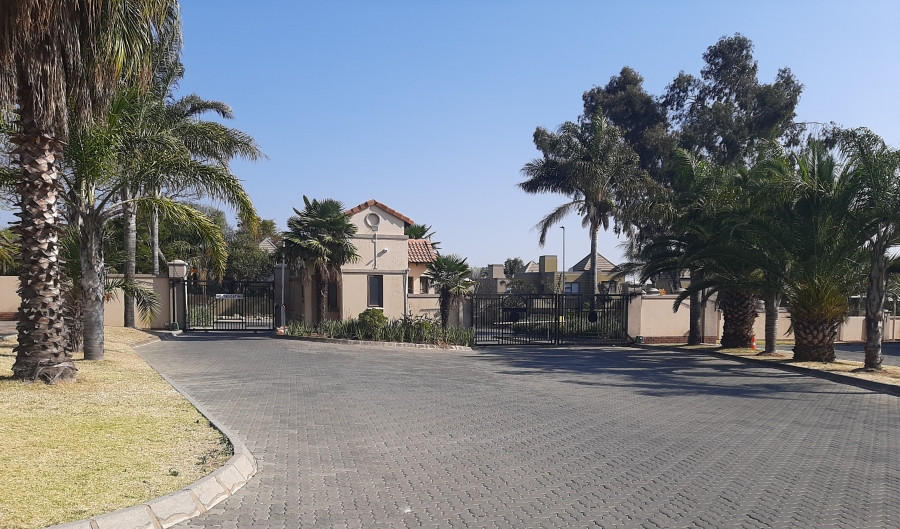 2 Bedroom Property for Sale in Halfway Gardens Gauteng