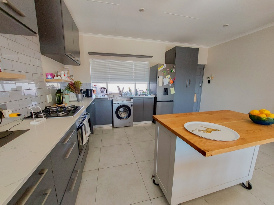 To Let 3 Bedroom Property for Rent in Linden Gauteng