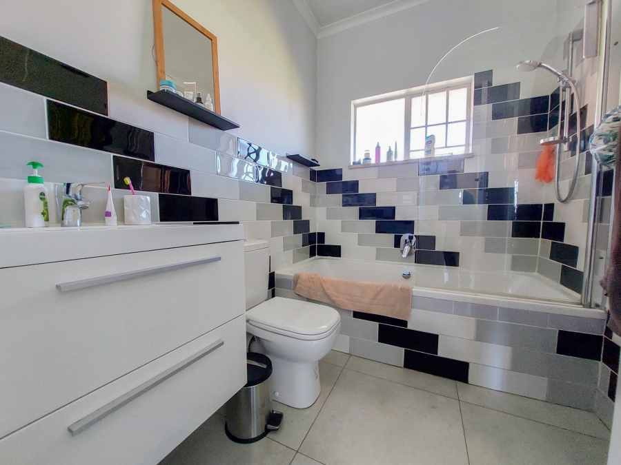 To Let 3 Bedroom Property for Rent in Linden Gauteng