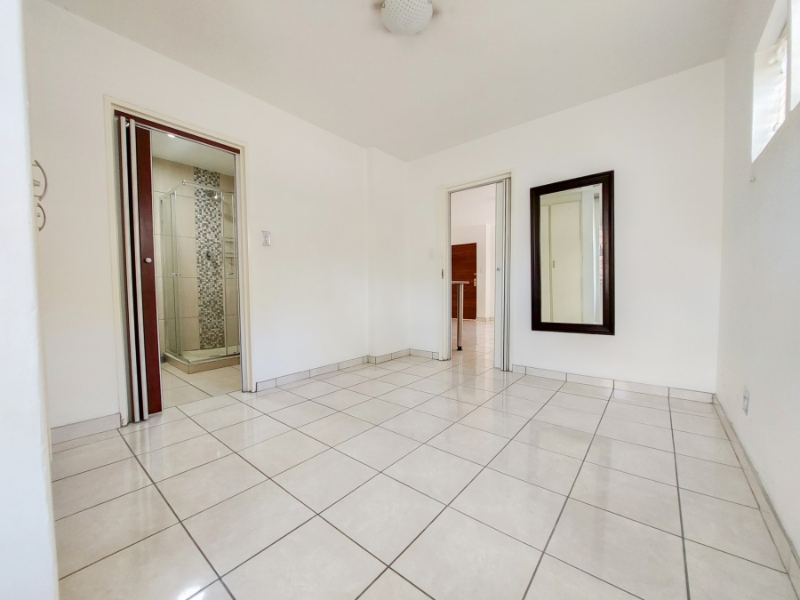To Let 1 Bedroom Property for Rent in Parktown North Gauteng