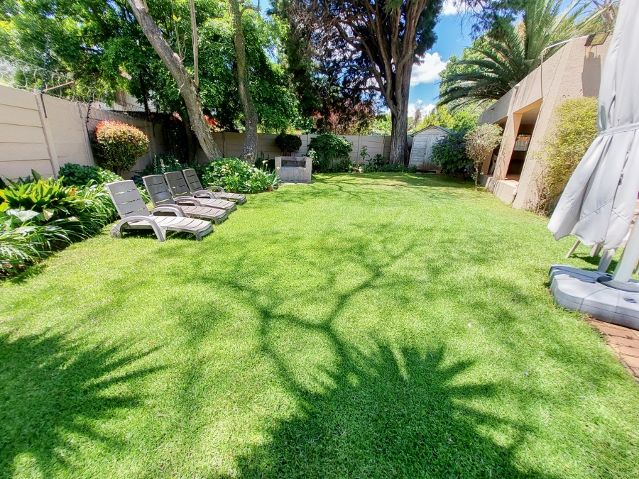 To Let 1 Bedroom Property for Rent in Parktown North Gauteng
