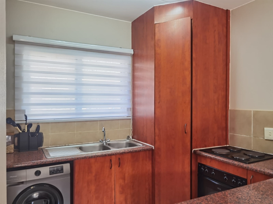 1 Bedroom Property for Sale in Annlin Gauteng
