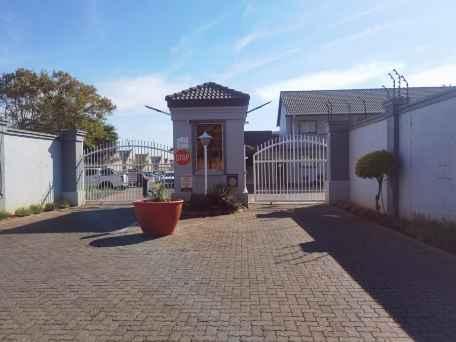 1 Bedroom Property for Sale in Annlin Gauteng