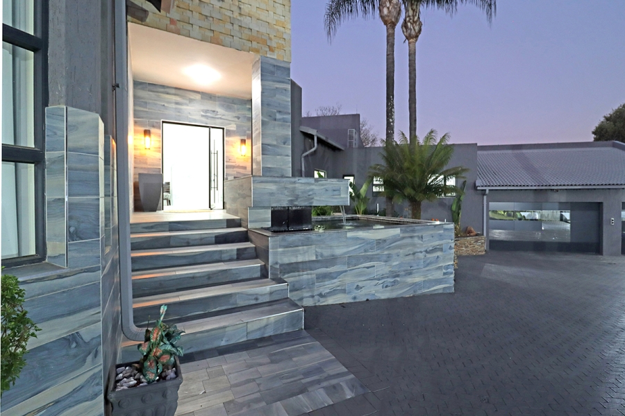 5 Bedroom Property for Sale in Bryanston Gauteng