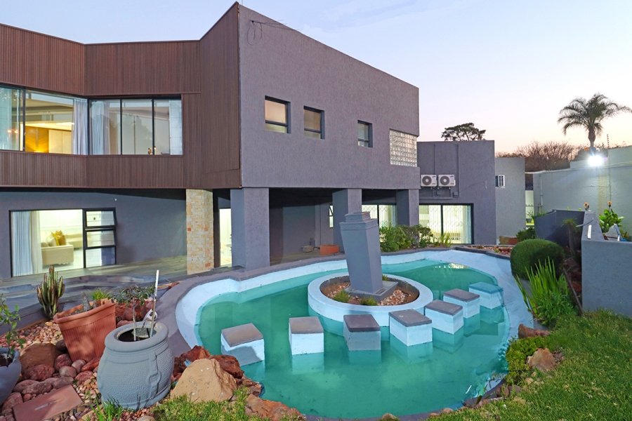 5 Bedroom Property for Sale in Bryanston Gauteng
