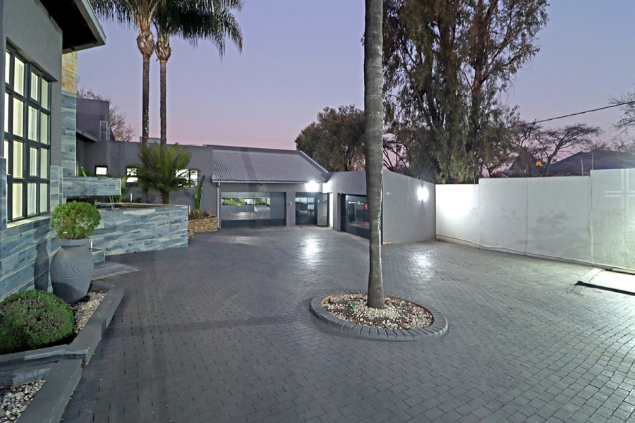 5 Bedroom Property for Sale in Bryanston Gauteng