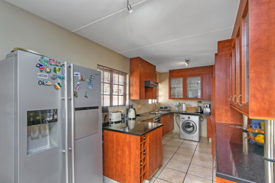4 Bedroom Property for Sale in Lonehill Gauteng