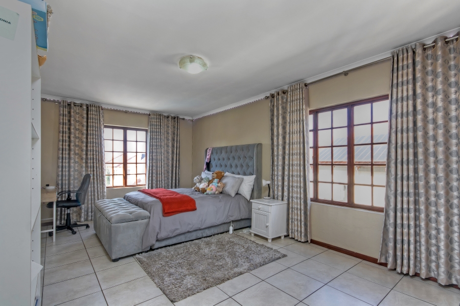 4 Bedroom Property for Sale in Lonehill Gauteng