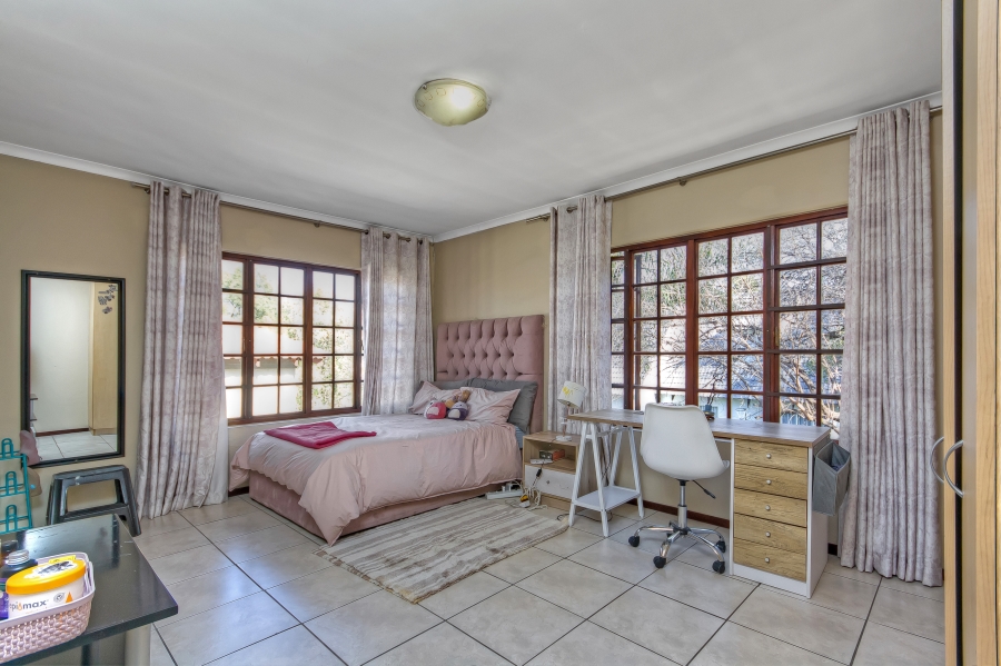 4 Bedroom Property for Sale in Lonehill Gauteng