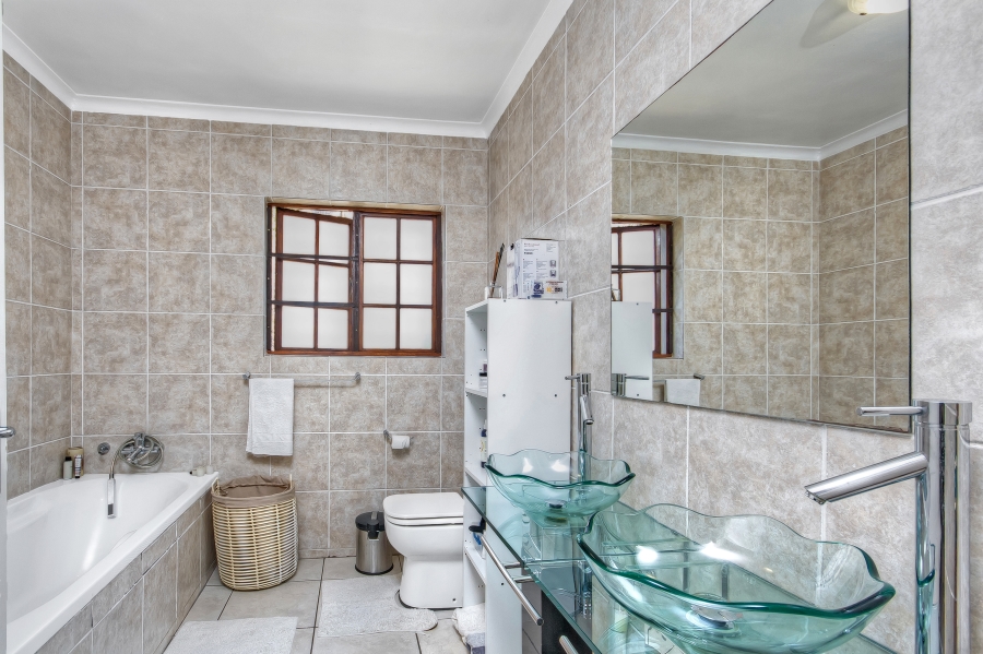 4 Bedroom Property for Sale in Lonehill Gauteng