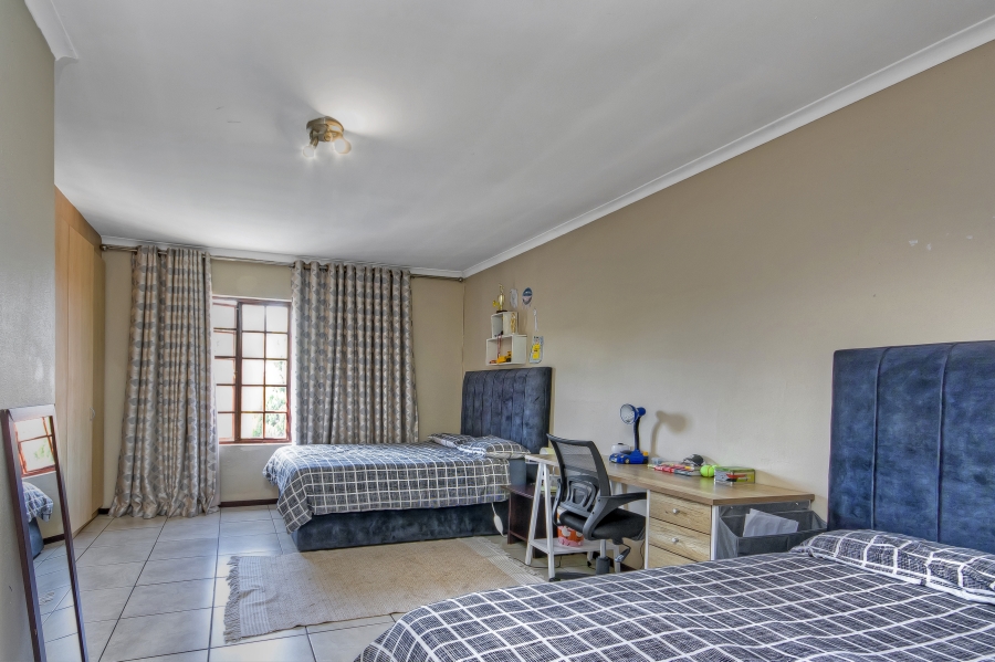 4 Bedroom Property for Sale in Lonehill Gauteng