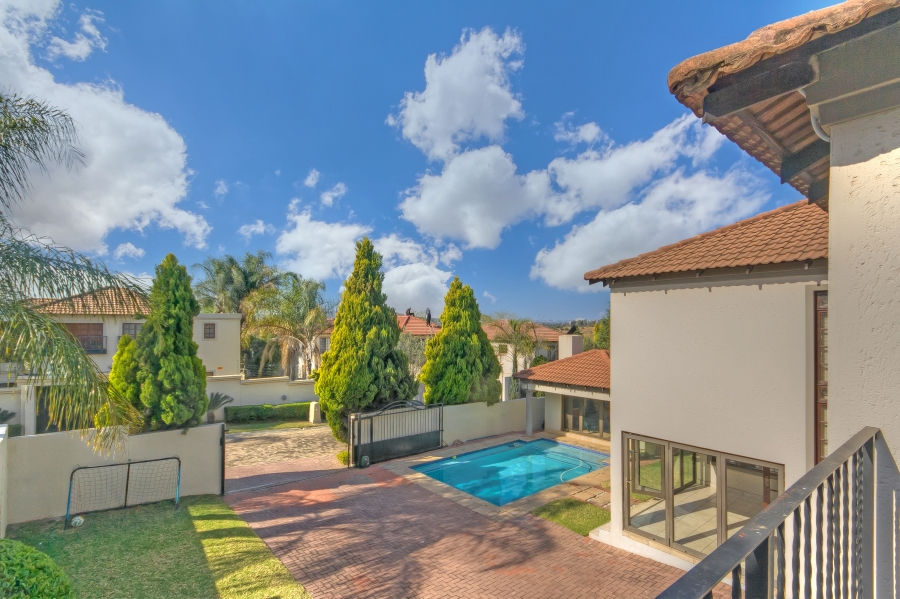 4 Bedroom Property for Sale in Lonehill Gauteng