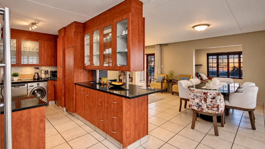 4 Bedroom Property for Sale in Lonehill Gauteng