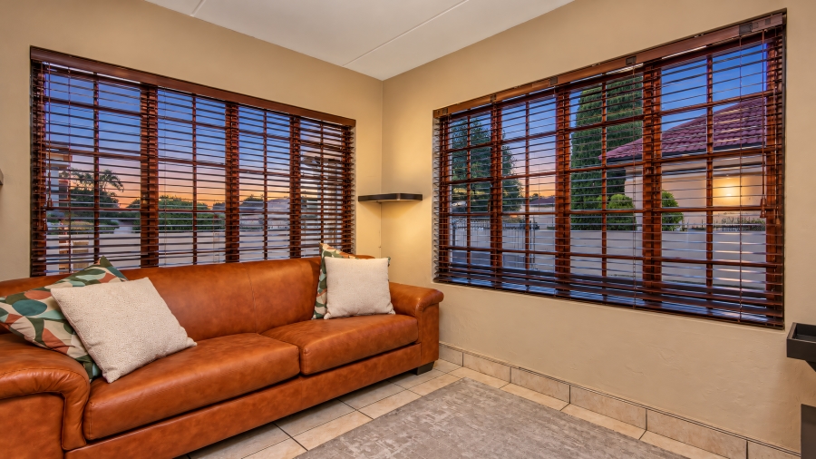 4 Bedroom Property for Sale in Lonehill Gauteng