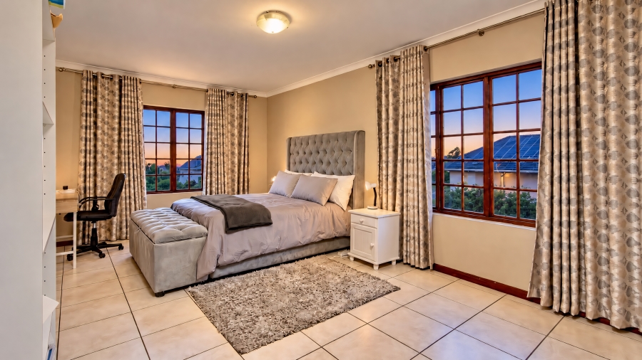 4 Bedroom Property for Sale in Lonehill Gauteng