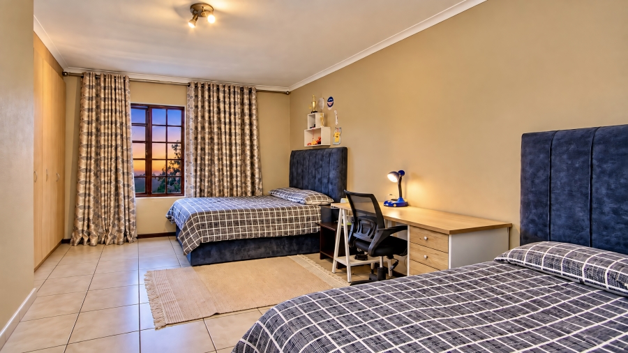 4 Bedroom Property for Sale in Lonehill Gauteng