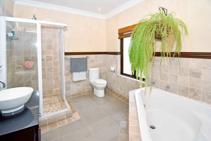 4 Bedroom Property for Sale in Carlswald Estate Gauteng