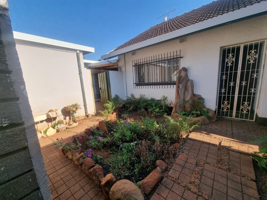 4 Bedroom Property for Sale in Sinoville Gauteng