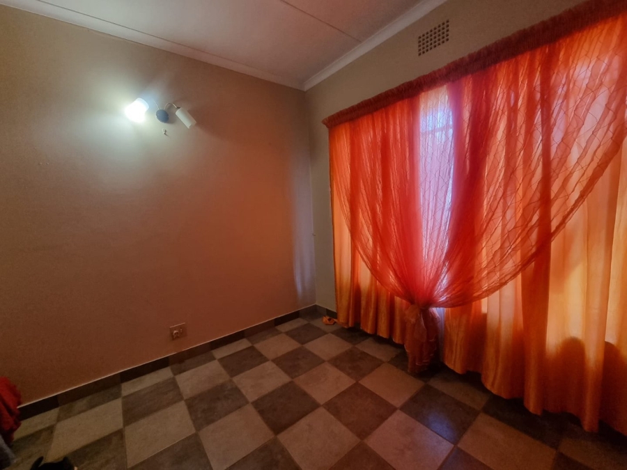 4 Bedroom Property for Sale in Sinoville Gauteng