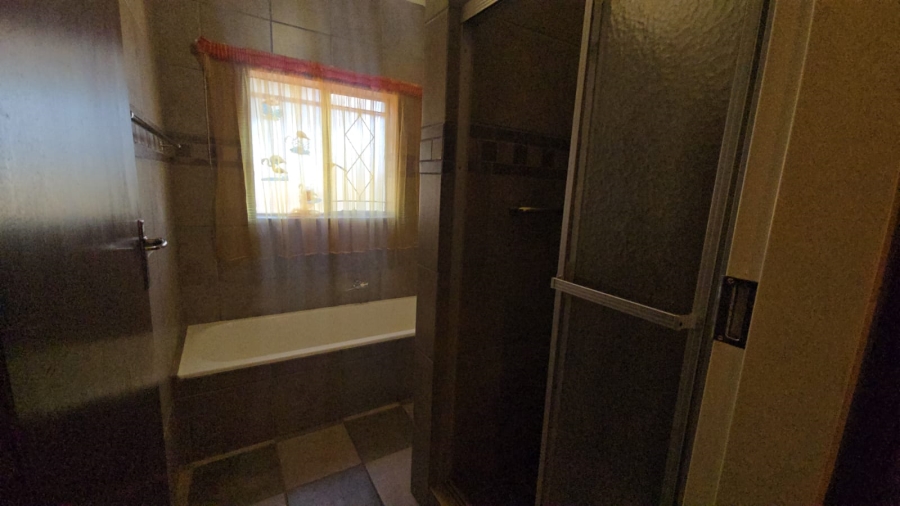 4 Bedroom Property for Sale in Sinoville Gauteng