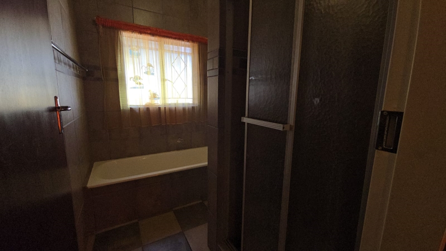 4 Bedroom Property for Sale in Sinoville Gauteng