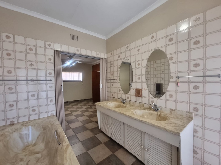 4 Bedroom Property for Sale in Sinoville Gauteng