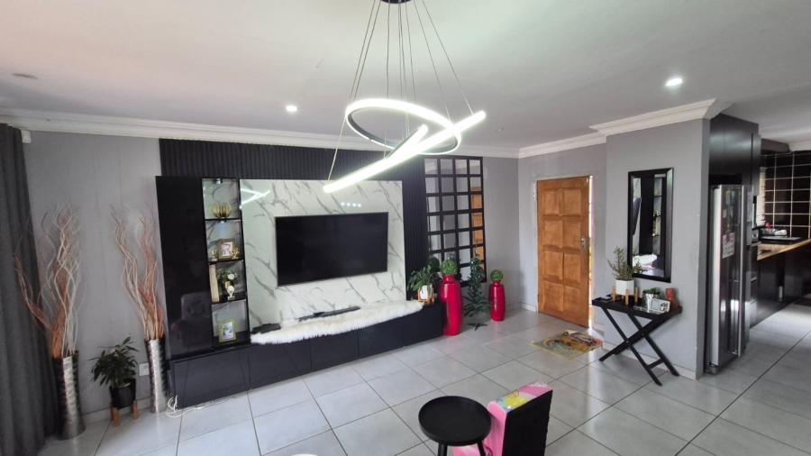 4 Bedroom Property for Sale in Chantelle Gauteng