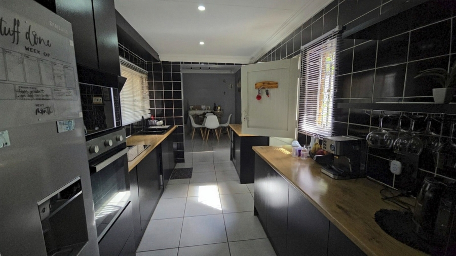 4 Bedroom Property for Sale in Chantelle Gauteng
