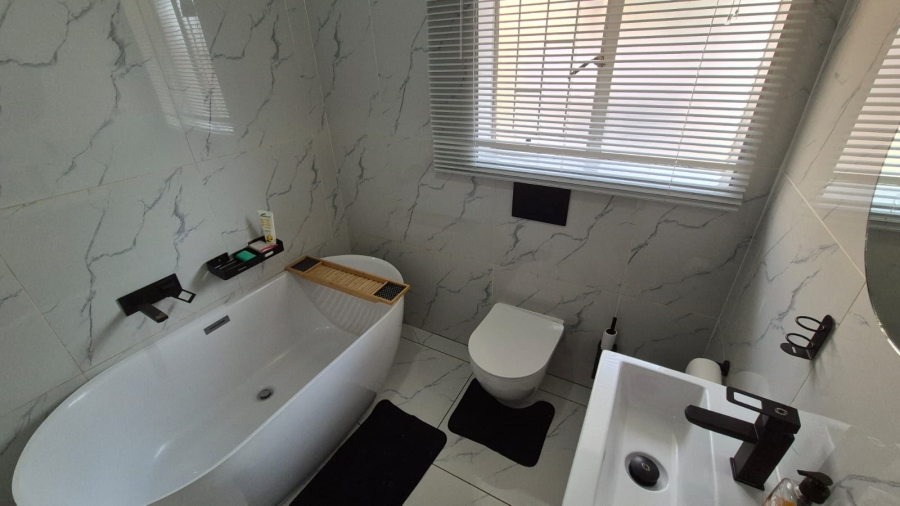 4 Bedroom Property for Sale in Chantelle Gauteng