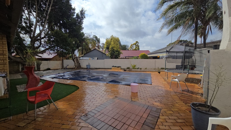 4 Bedroom Property for Sale in Chantelle Gauteng