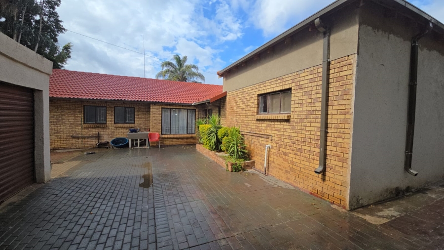 4 Bedroom Property for Sale in Chantelle Gauteng