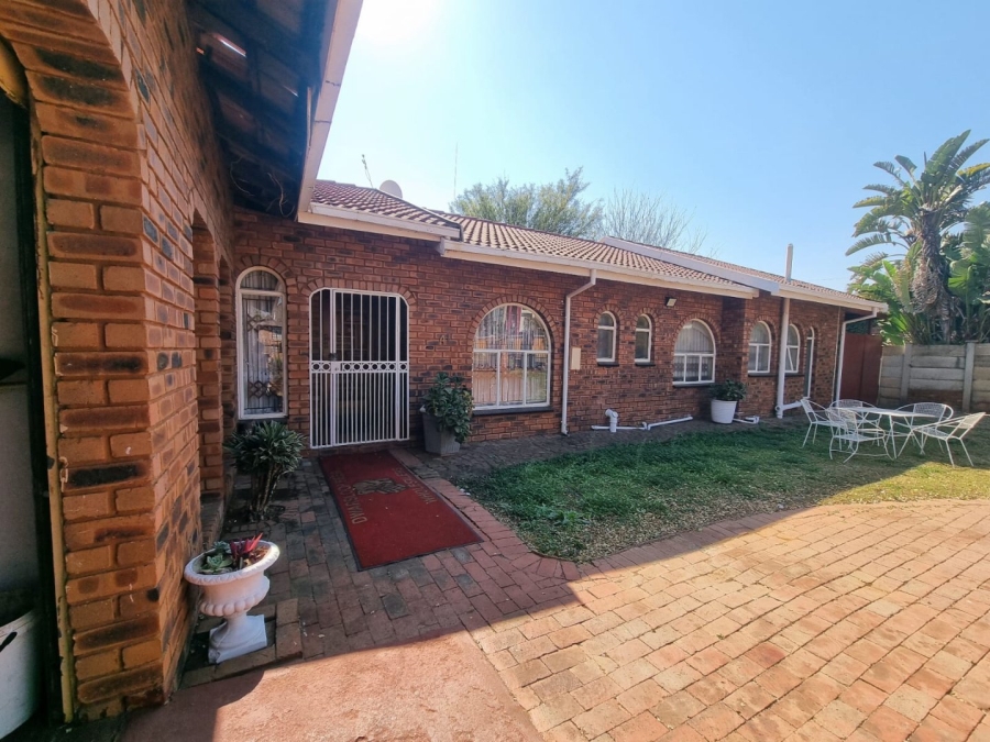 4 Bedroom Property for Sale in The Orchards Gauteng