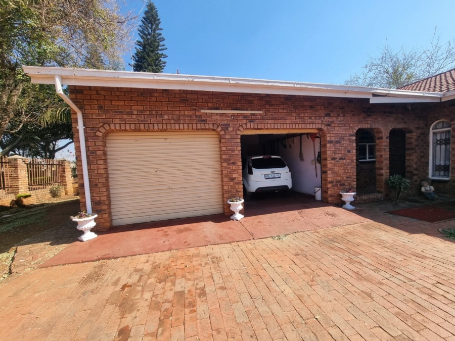 4 Bedroom Property for Sale in The Orchards Gauteng
