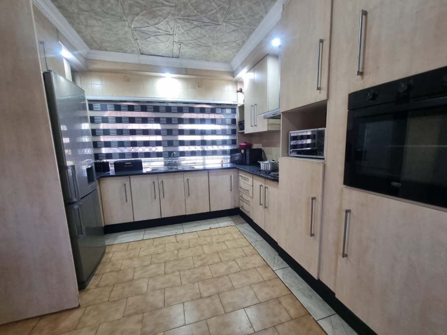 4 Bedroom Property for Sale in The Orchards Gauteng