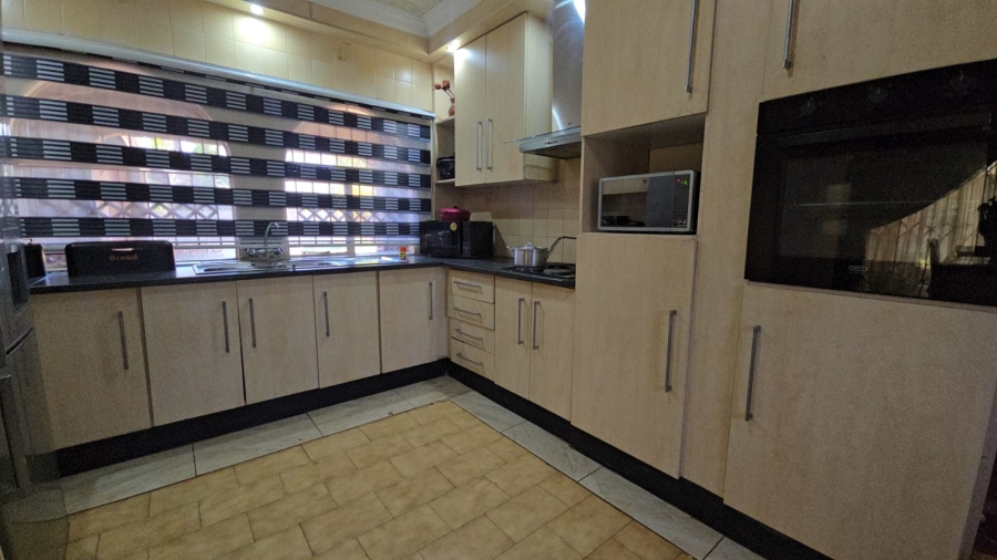 4 Bedroom Property for Sale in The Orchards Gauteng