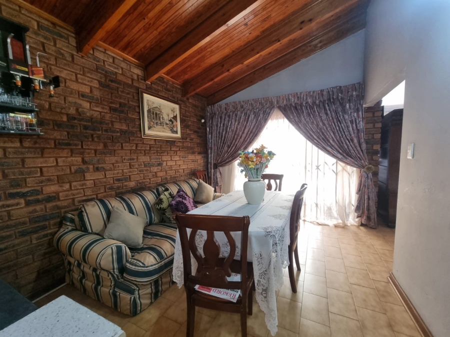 4 Bedroom Property for Sale in The Orchards Gauteng
