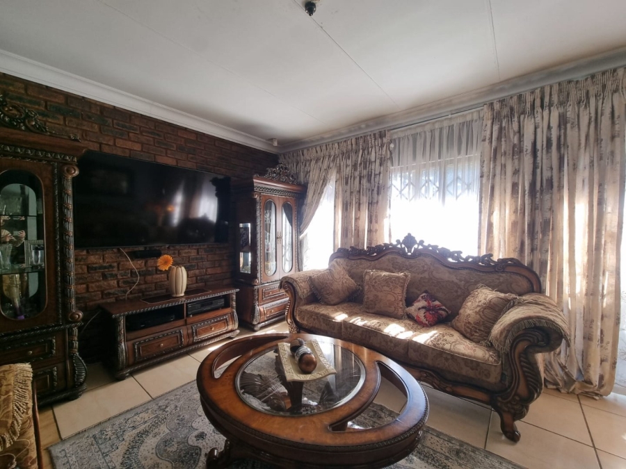 4 Bedroom Property for Sale in The Orchards Gauteng