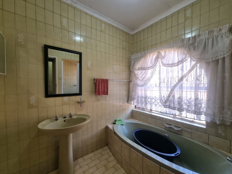 4 Bedroom Property for Sale in The Orchards Gauteng