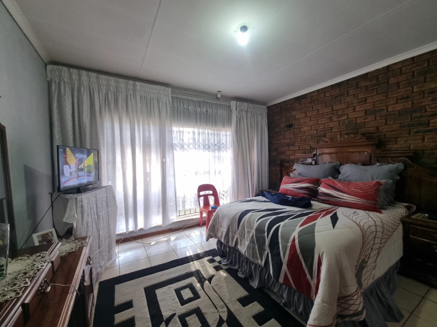 4 Bedroom Property for Sale in The Orchards Gauteng