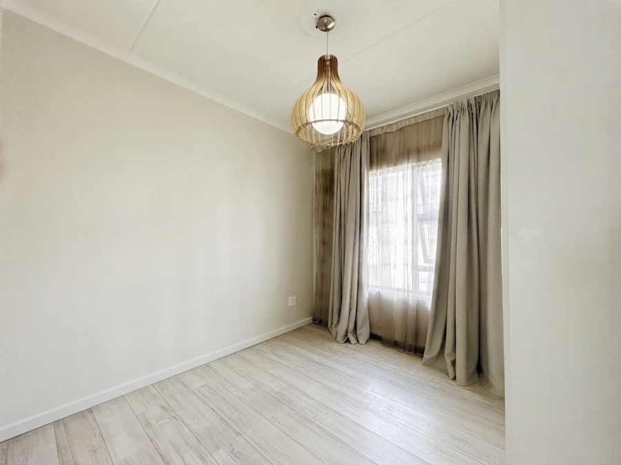 To Let 2 Bedroom Property for Rent in Fourways Gauteng