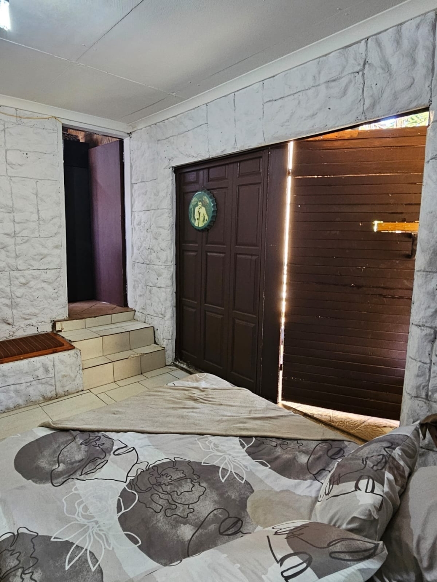 6 Bedroom Property for Sale in Fochville Gauteng