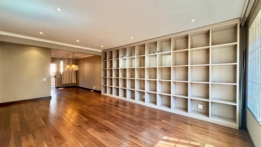 To Let 1 Bedroom Property for Rent in Sandown Gauteng