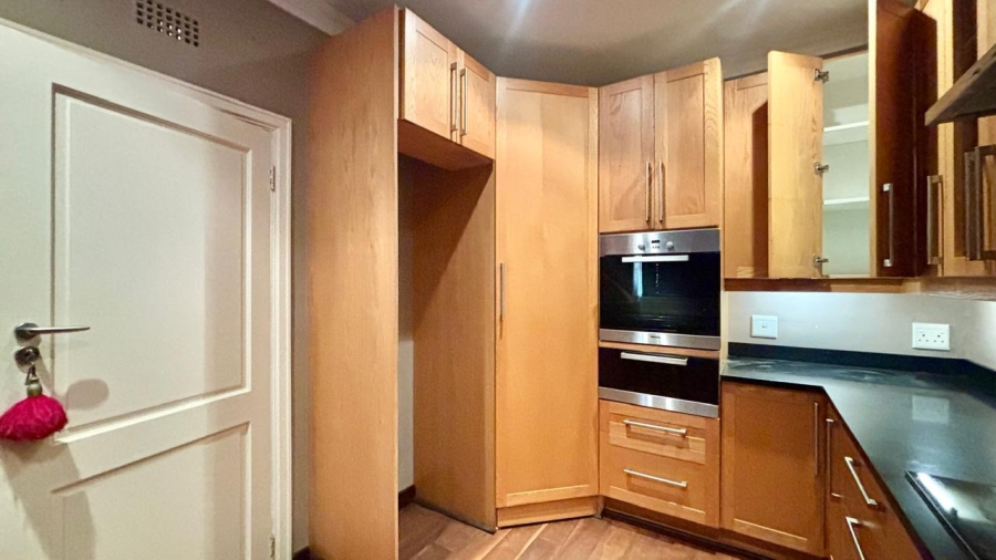 To Let 1 Bedroom Property for Rent in Sandown Gauteng