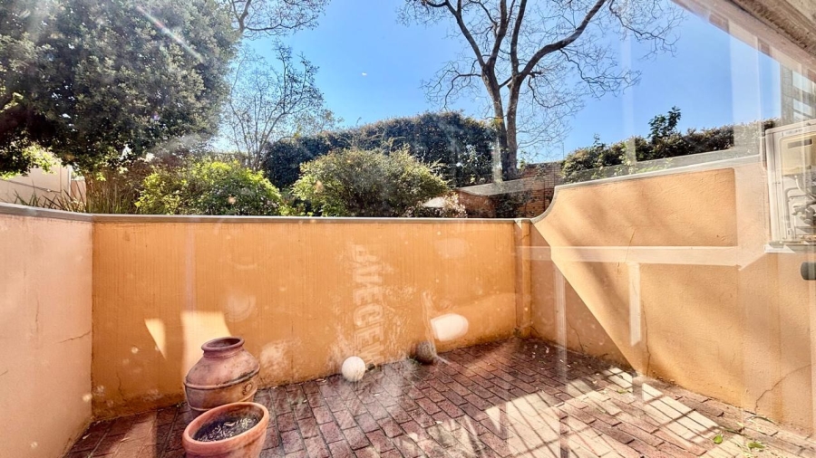 To Let 1 Bedroom Property for Rent in Sandown Gauteng