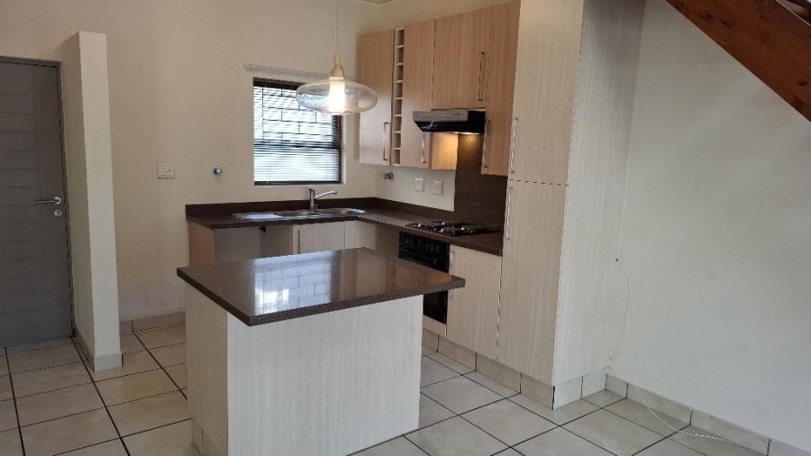 To Let 2 Bedroom Property for Rent in Fourways Gauteng
