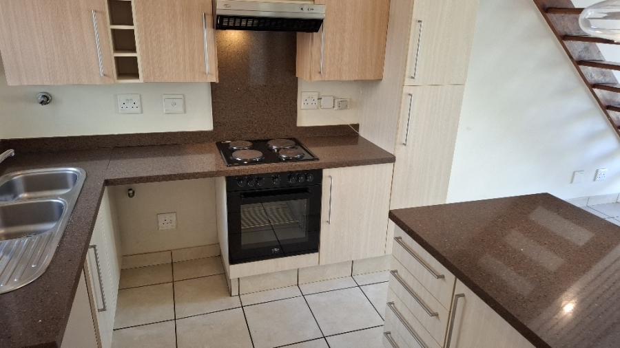 To Let 2 Bedroom Property for Rent in Fourways Gauteng