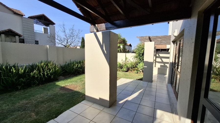 To Let 2 Bedroom Property for Rent in Fourways Gauteng